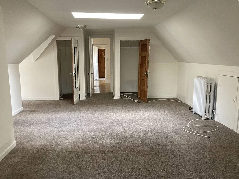 1049 Park Ave #2 — Photo 8