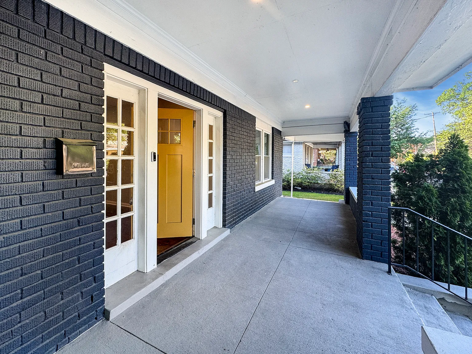 3 bed, 1477 sqft, $2,000 — Photo 2