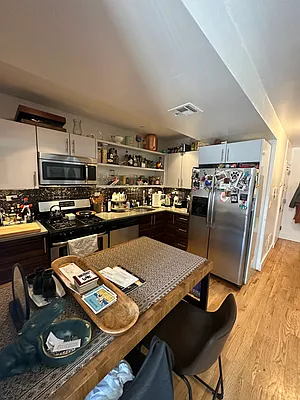 Rented by FLATS & PADS LLC | media 9