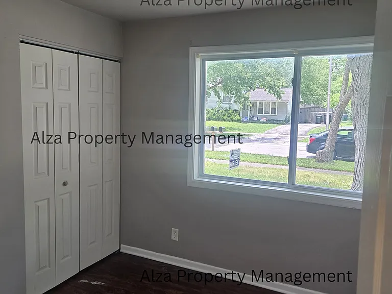 828 Poplar Ln — Photo 11