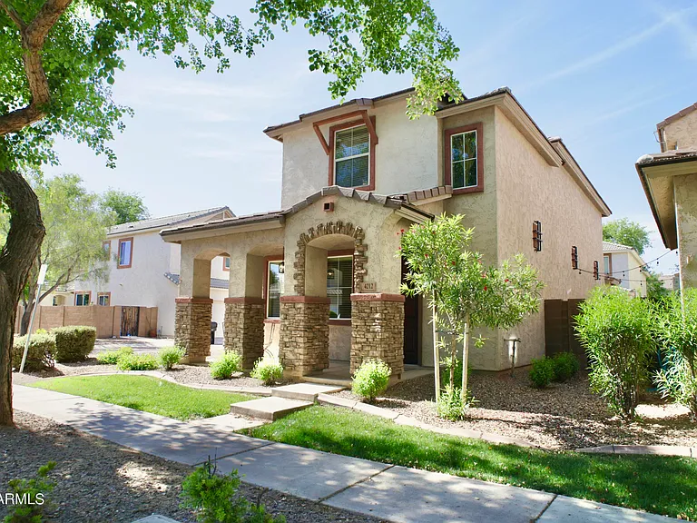 4212 E Vest Ave — Photo 1