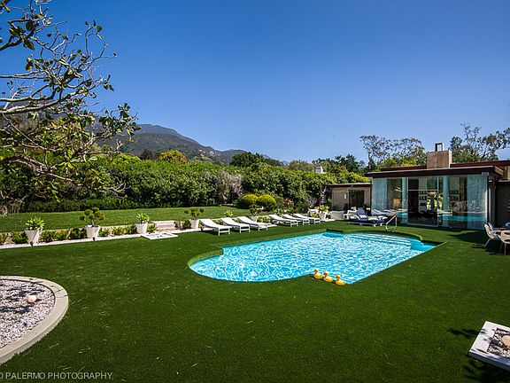 3rd image of 835 San Ysidro Ln