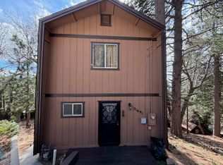 31691 Panorama Dr, Running Springs, CA 92382