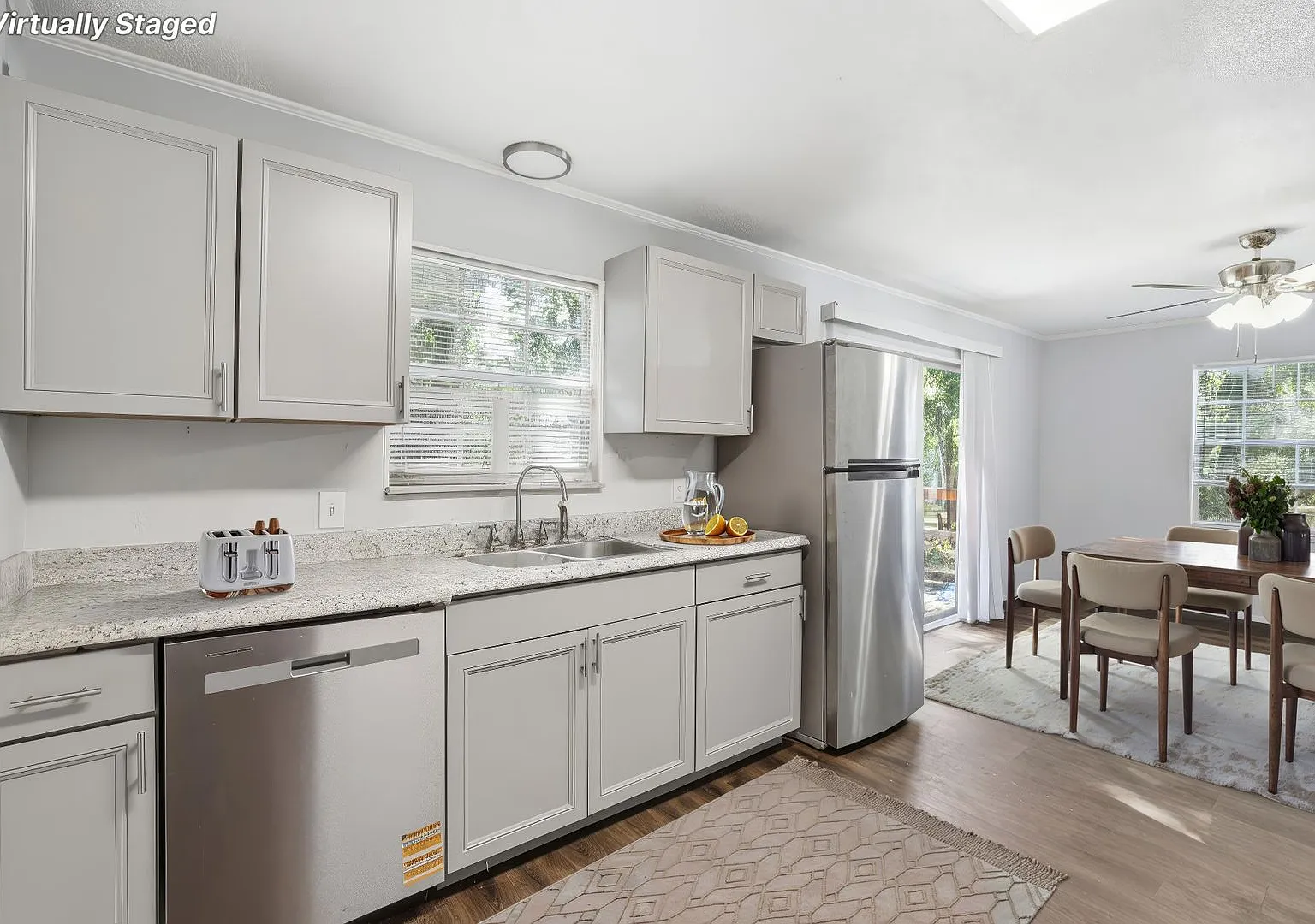 4 Bedroom House with Huge Yard for August 2027! — Photo 3