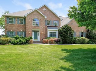 5 Whispering Pines Dr, Mahwah, NJ 07430