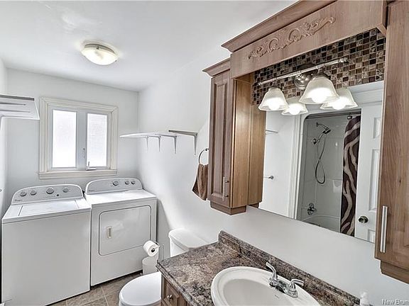 5th image of 927 Victoria Ave #925