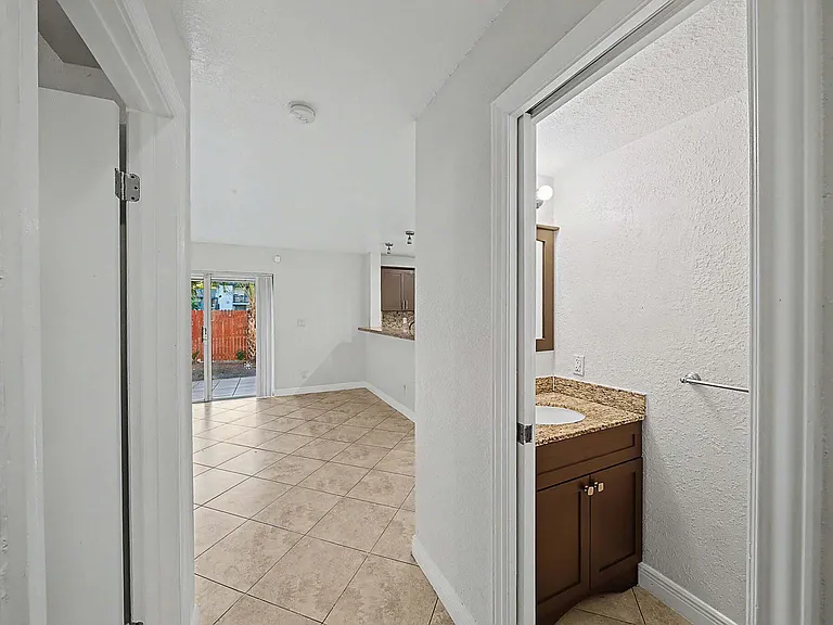 5789 Woodland Point Dr — Photo 8
