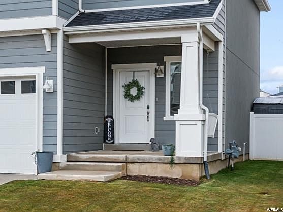 3rd image of 92 E Bluegrass Row