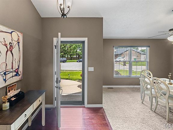 5th image of 612 Wheatfield Rd
