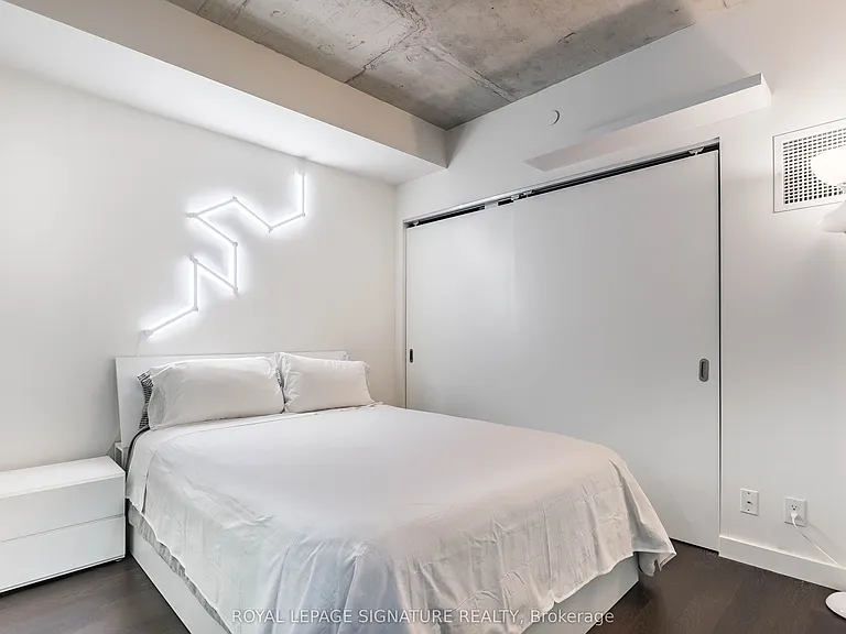 111 Bathurst St #318 — Photo 11