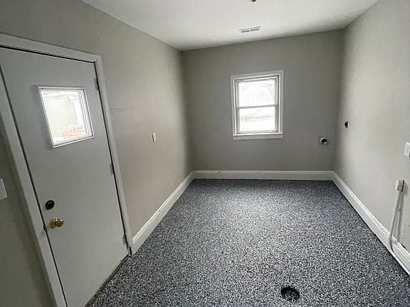 3rd image of 335 Eldora Rd
