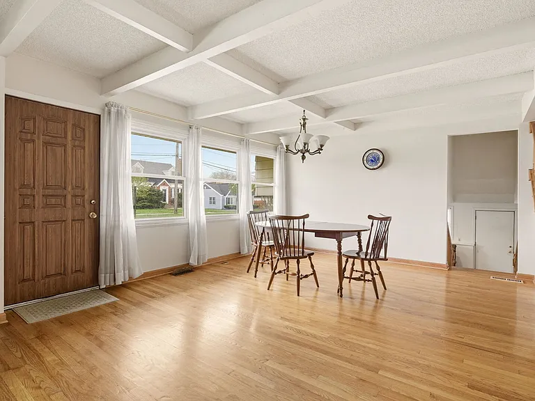 155 E Madison St — Photo 10