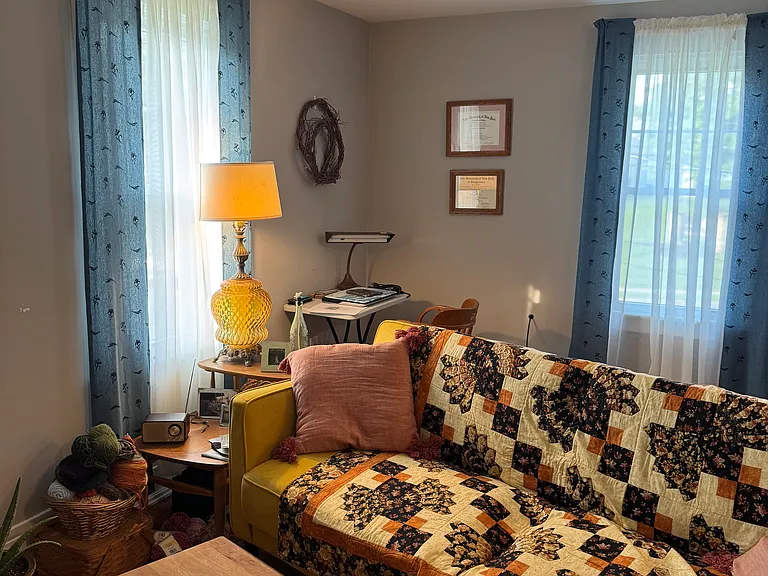 722 Columbia Tpke — Photo 1