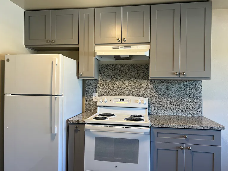 Lamplighter Apartments — Photo 19