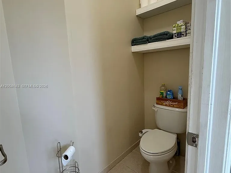 11628 SW 235th St — Photo 11