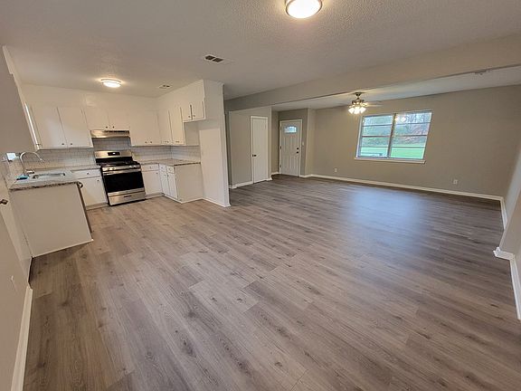 5th image of 118 Shady Oaks Dr