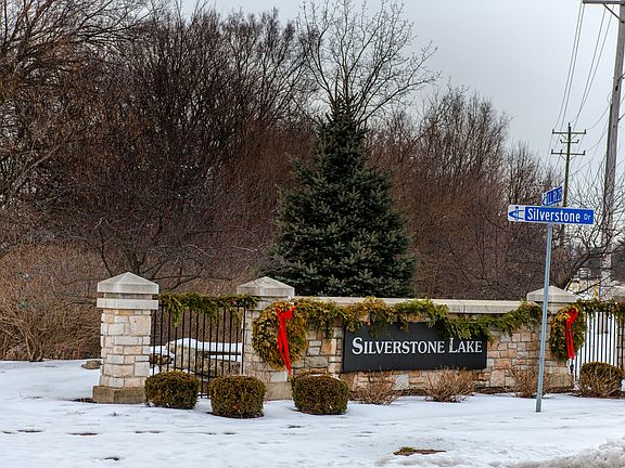 2nd image of 1731 Silverstone Dr #1731