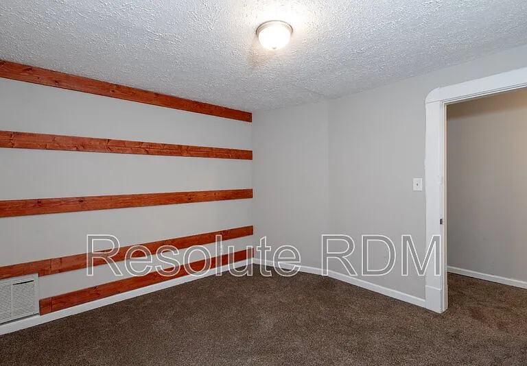 1920 Sugar Grove Ave — Photo 22