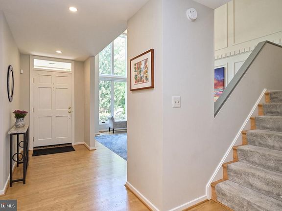 5th image of 1402 Hemingway Ct