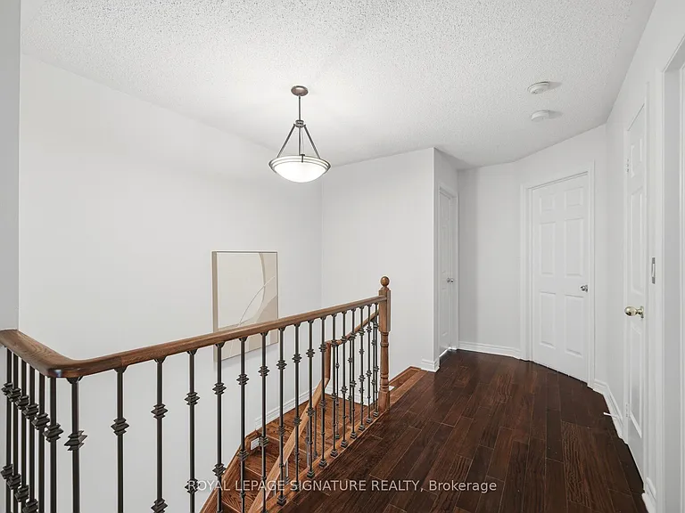 901 Knotty Pine Grv — Photo 32