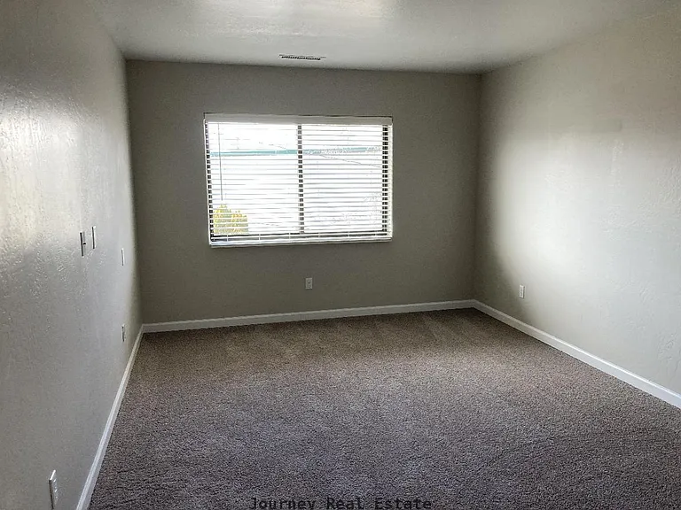 339 N Rush St — Photo 14