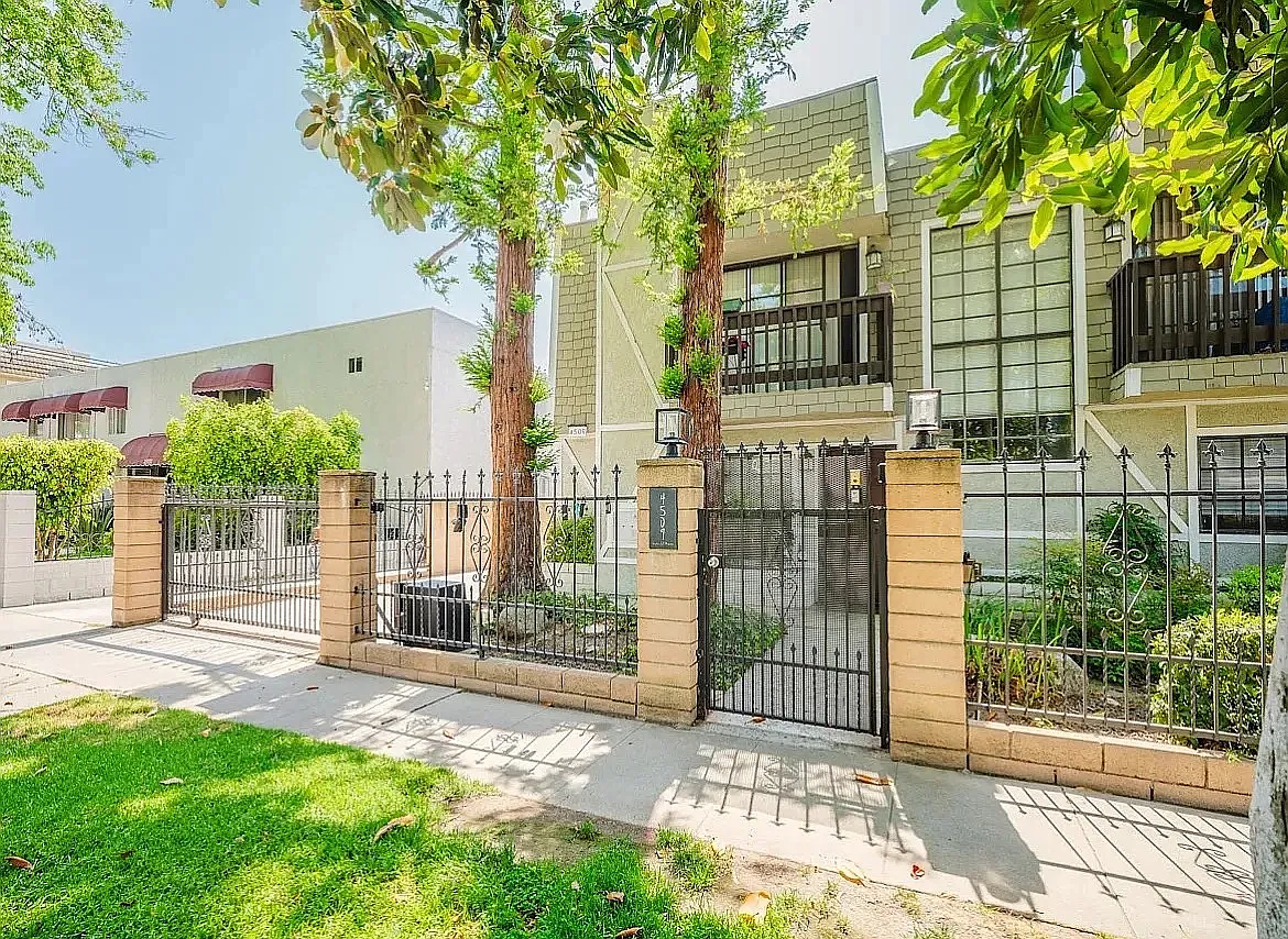 2 bed, 1.5 bath, $3,895 — Photo 1