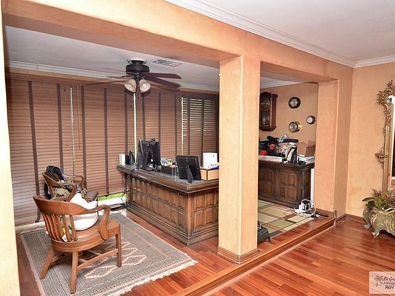 5th image of 14 Robins Ln