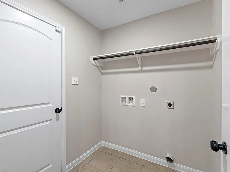 148 Isabel Ln — Photo 25