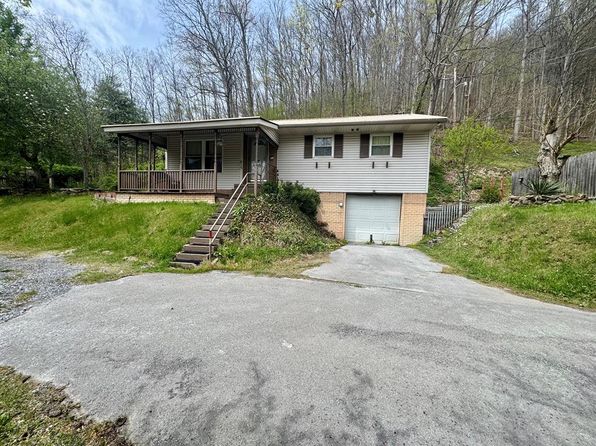56 Honey Bee Ln, Welch, WV 24801