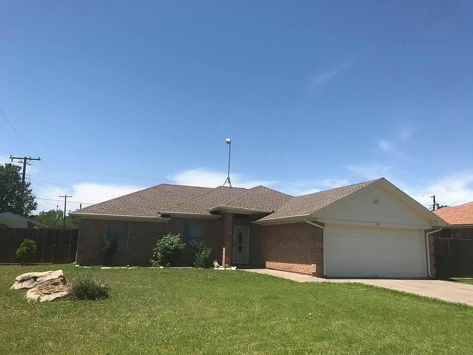 1st image of 609 NE 40th Ave