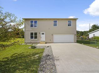 760 W Manor Dr, Manitou Beach, MI 49253