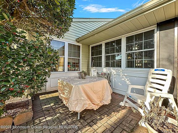 4th image of 94B Cambridge Cir