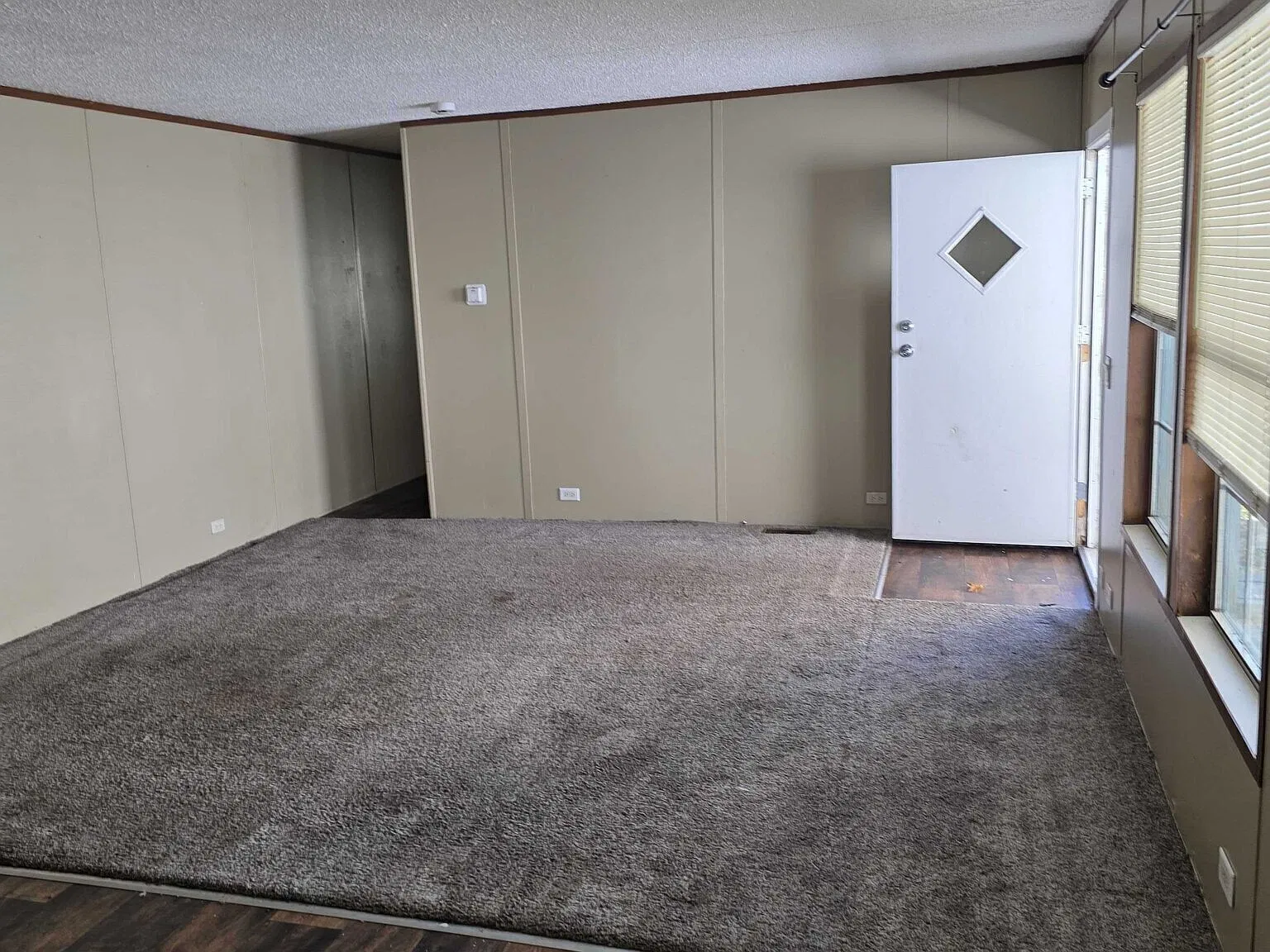3 bedroom 2 bathroom recently rehabed home for sale — Photo 2