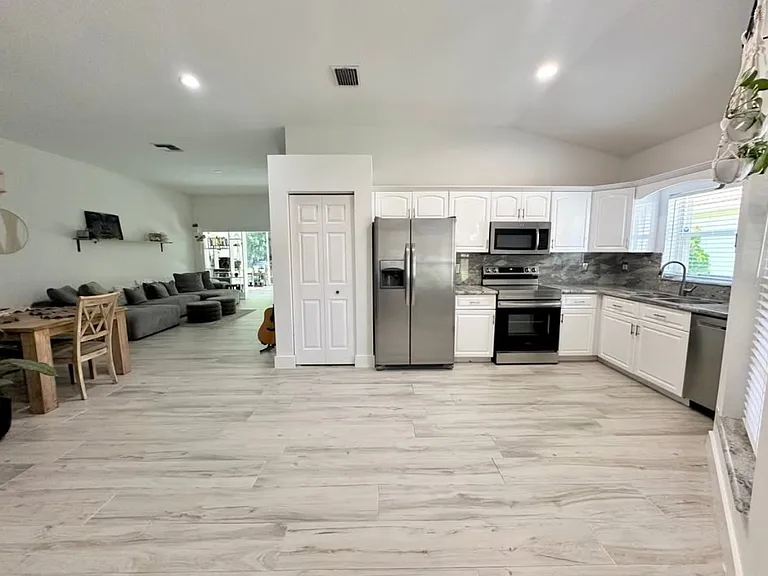 1813 Wood Fern Dr — Photo 15