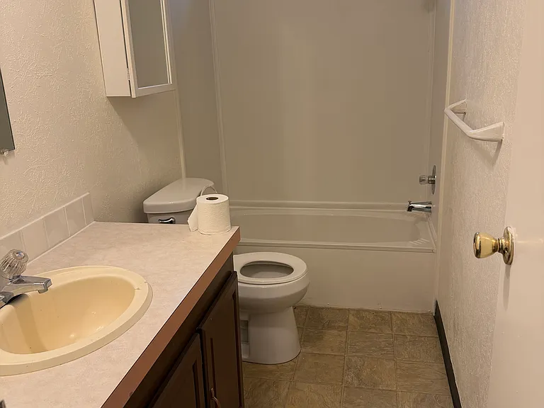 2215 Water Ave NE — Photo 4