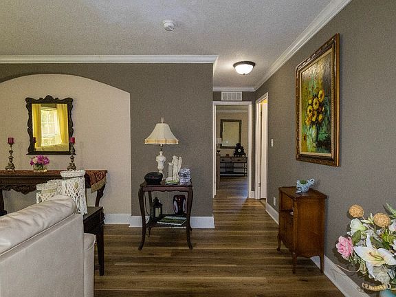 4th image of 335 SW Caruso Pl