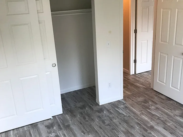 Glenview West Apartments — Photo 5