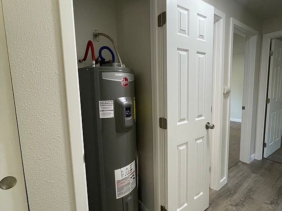 5th image of 11215 240th Avenue Ct E #84