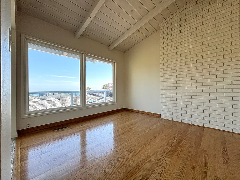 653 Bayview Dr — Photo 7