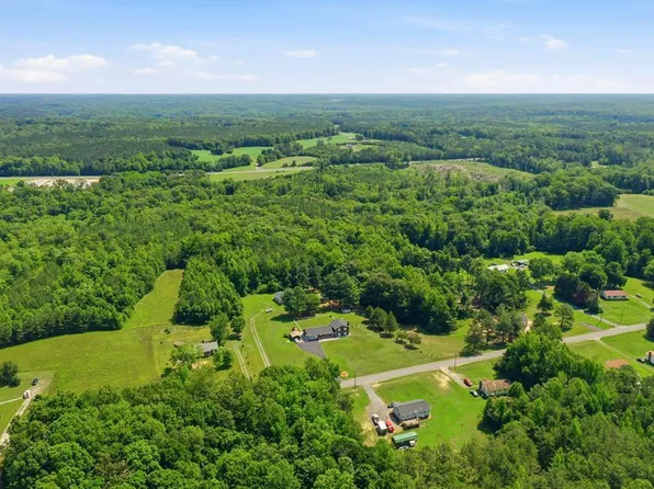 3 The Hook Rd, Warsaw, VA 22572