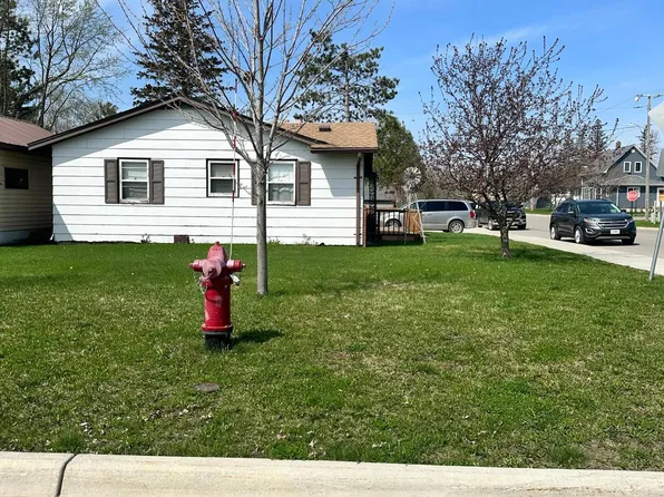 404 5th St SE, Grand Rapids, MN 56636