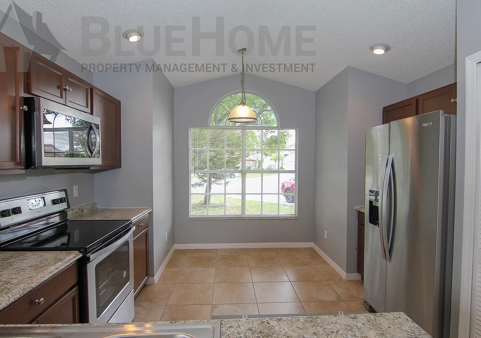 Newly Renovated 3/2/2 cul-de-sac home off the EconTrail — Photo 2