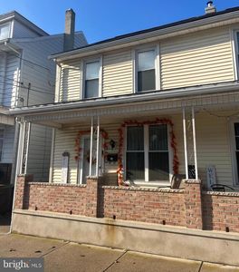 320 S Mill St, Saint Clair, PA, 17970