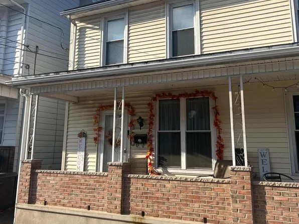 320 S Mill St, Saint Clair, PA 17970