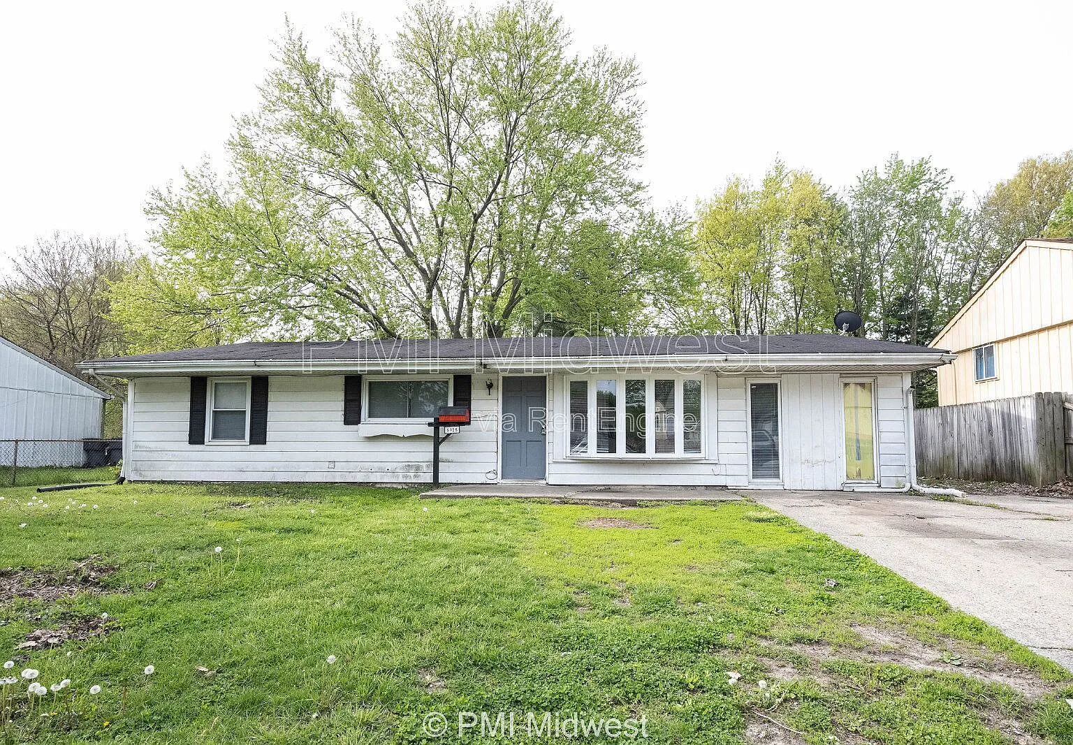 3 bed, 1.0 bath, 1479 sqft, $1,549 — Photo 1