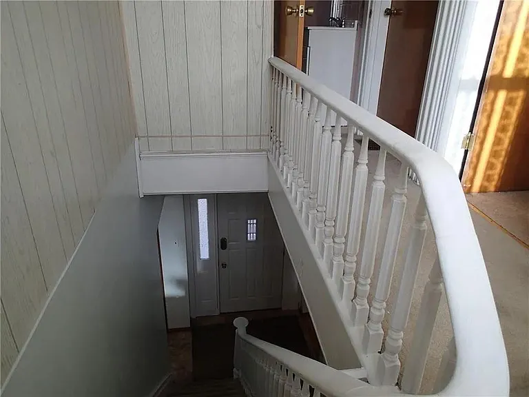 560 4th Ave — Photo 16