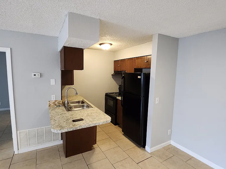 626 Golden Raintree Pl #626 — Photo 3