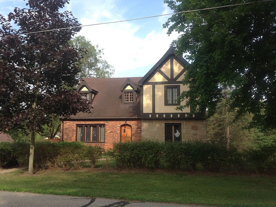 623 S Main Street, Leslie MI