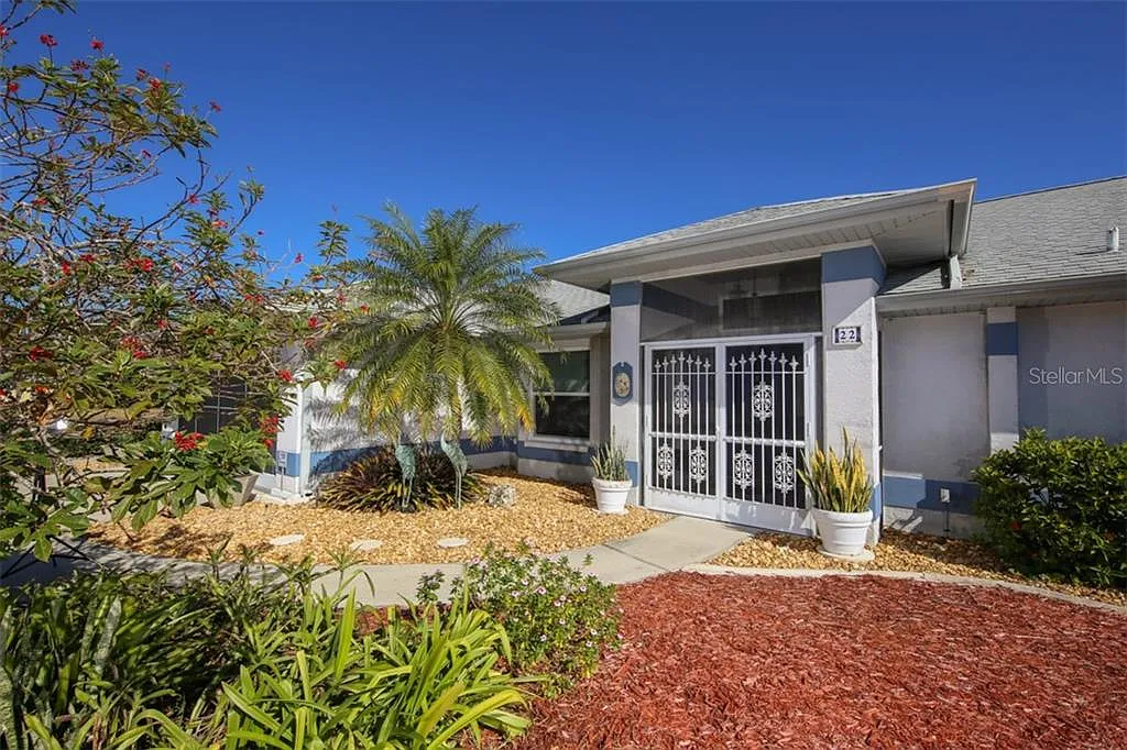 3 bed, 2015 sqft, $4,200 — Photo 2