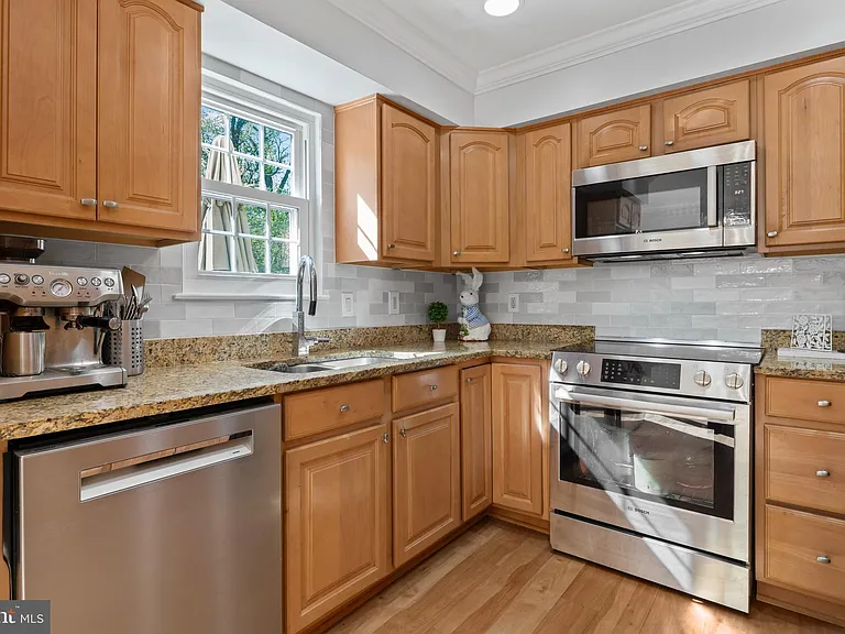 10267 Green Holly Ter — Photo 14